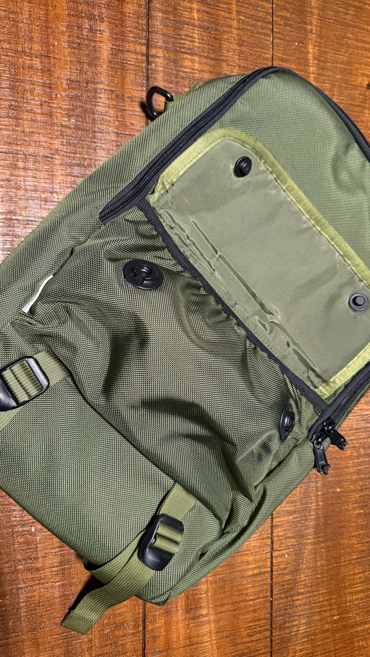 Dsptch Bookpack in Olive