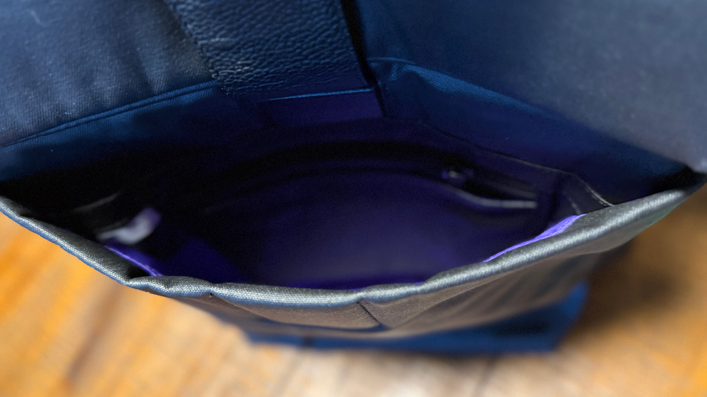 InCase Pathway Field Bag - Laptop/Tablet Sling