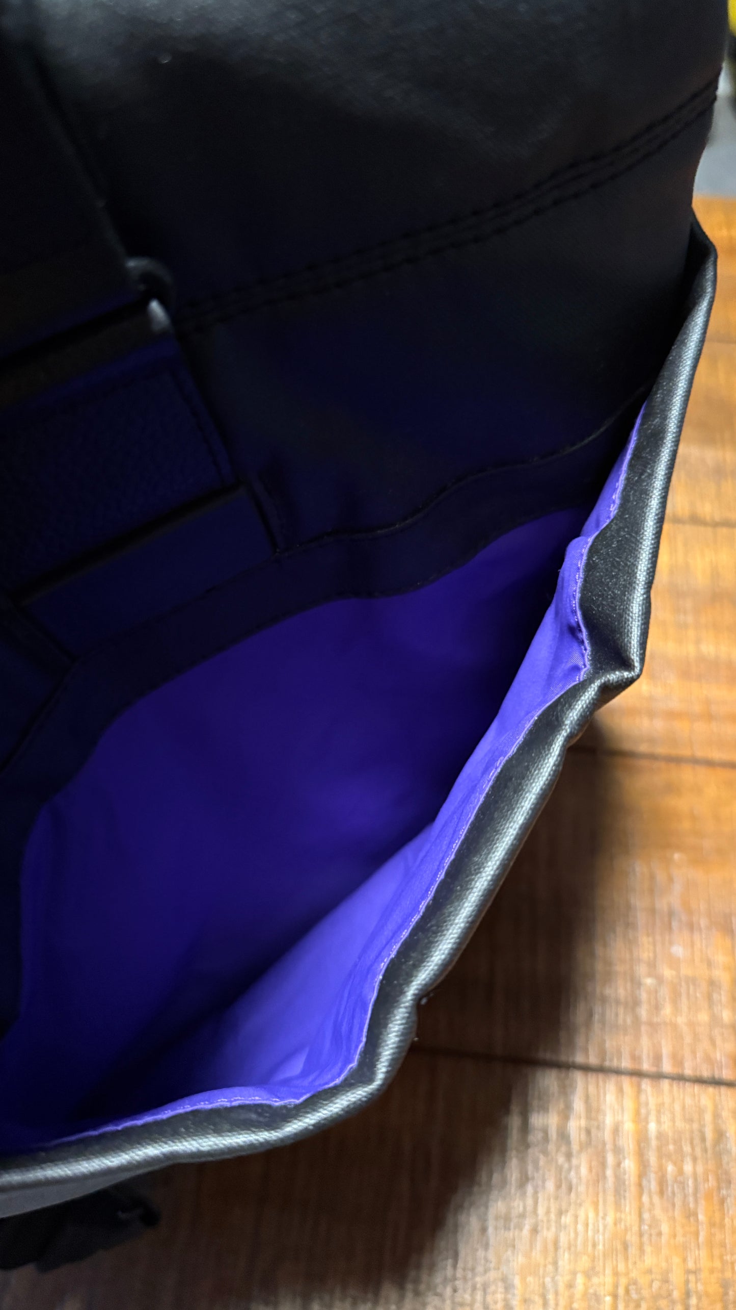 InCase Pathway Field Bag - Laptop/Tablet Sling
