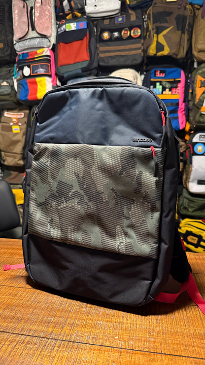 InCase Compact Backpack - Funky Camo