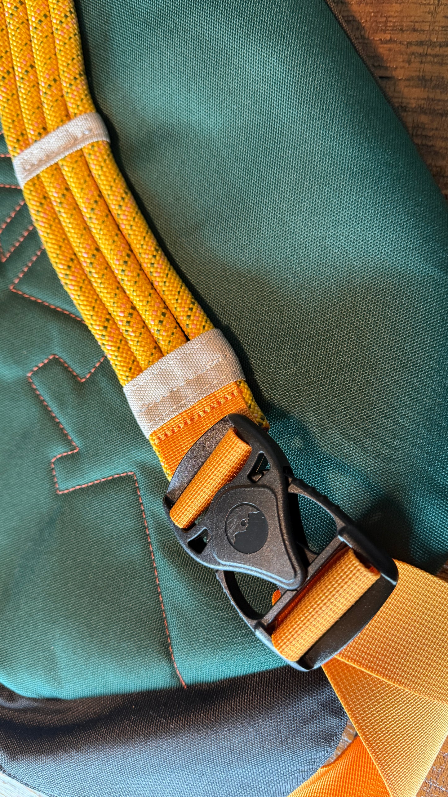 Kavu Rope Sling - Fun Colorblock Edition