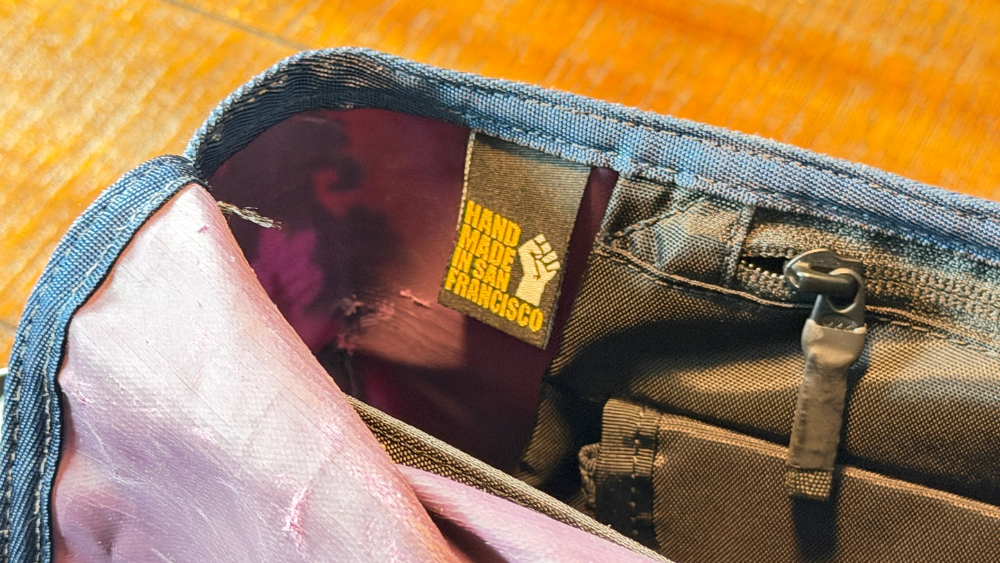 Amazing Timbuk2 Messenger - Vintage made in SF