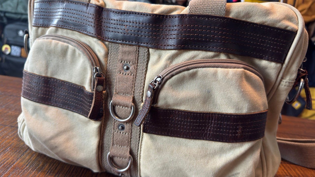 Fossil Briefcase - Leather Details & Pattern