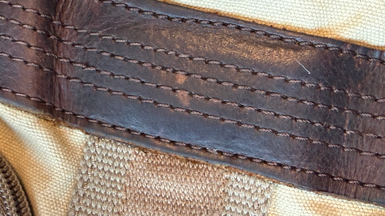 Fossil Briefcase - Leather Details & Pattern