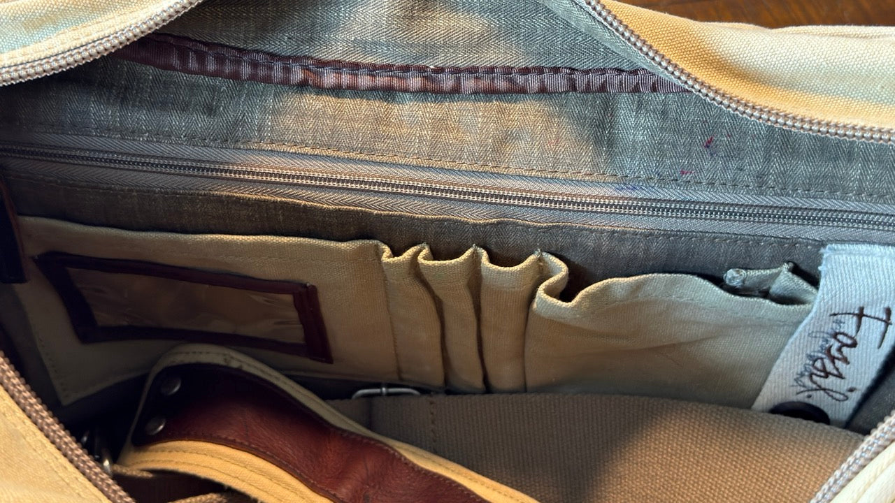 Fossil Briefcase - Leather Details & Pattern