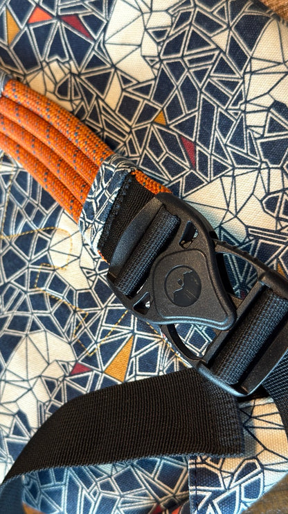 Kavu Rope Sling - Unique Modern Bear Pattern